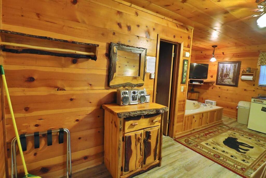 הלן Alpine Mountain Sweetheart Cabin Jacuzzi #8 מראה חיצוני תמונה