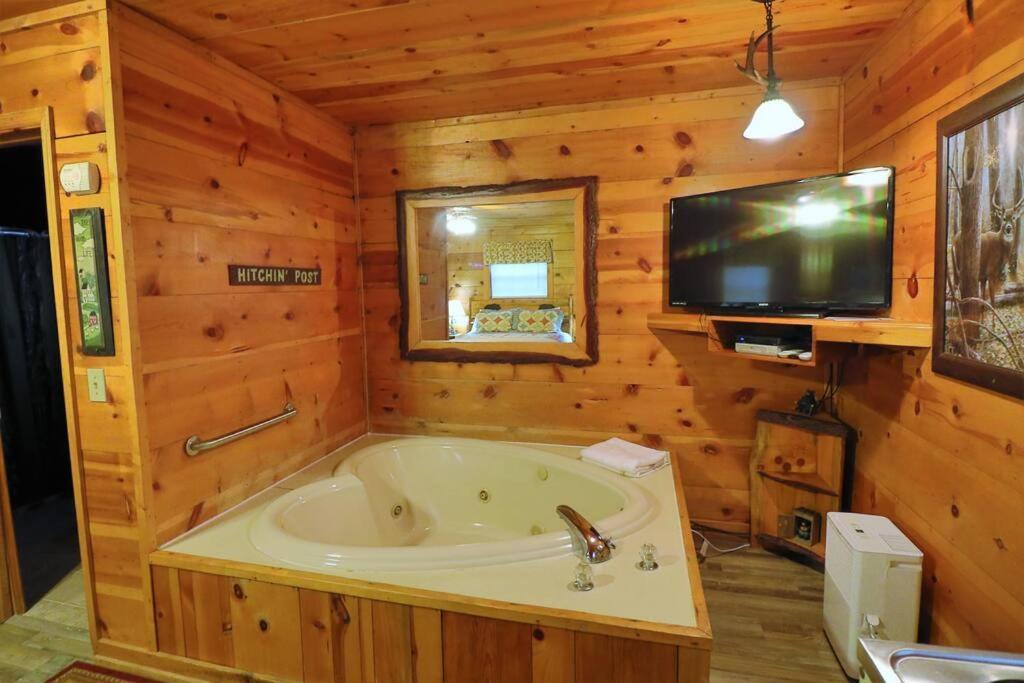 הלן Alpine Mountain Sweetheart Cabin Jacuzzi #8 מראה חיצוני תמונה