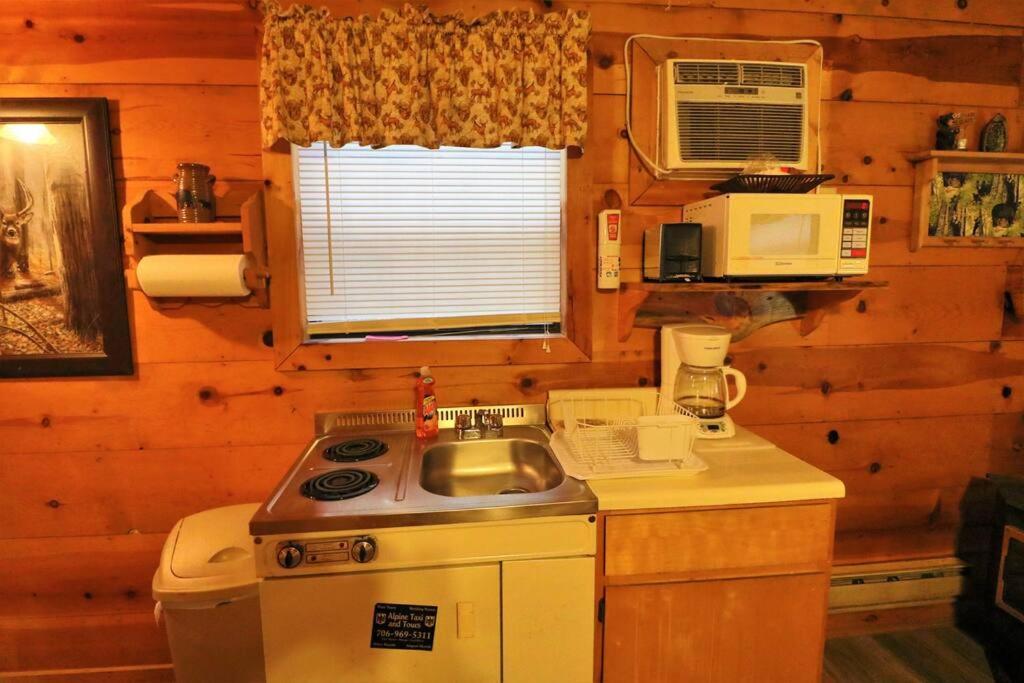 הלן Alpine Mountain Sweetheart Cabin Jacuzzi #8 מראה חיצוני תמונה