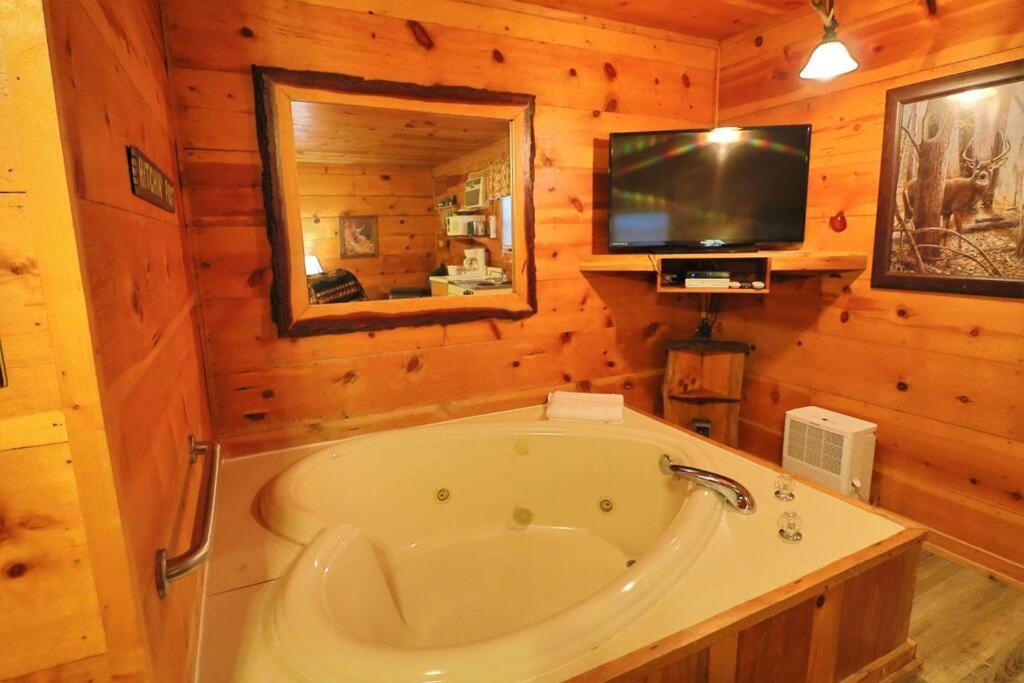 הלן Alpine Mountain Sweetheart Cabin Jacuzzi #8 מראה חיצוני תמונה